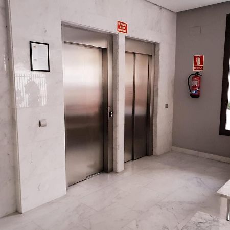 Apartment Close To Airport, Ifema Madrid Buitenkant foto