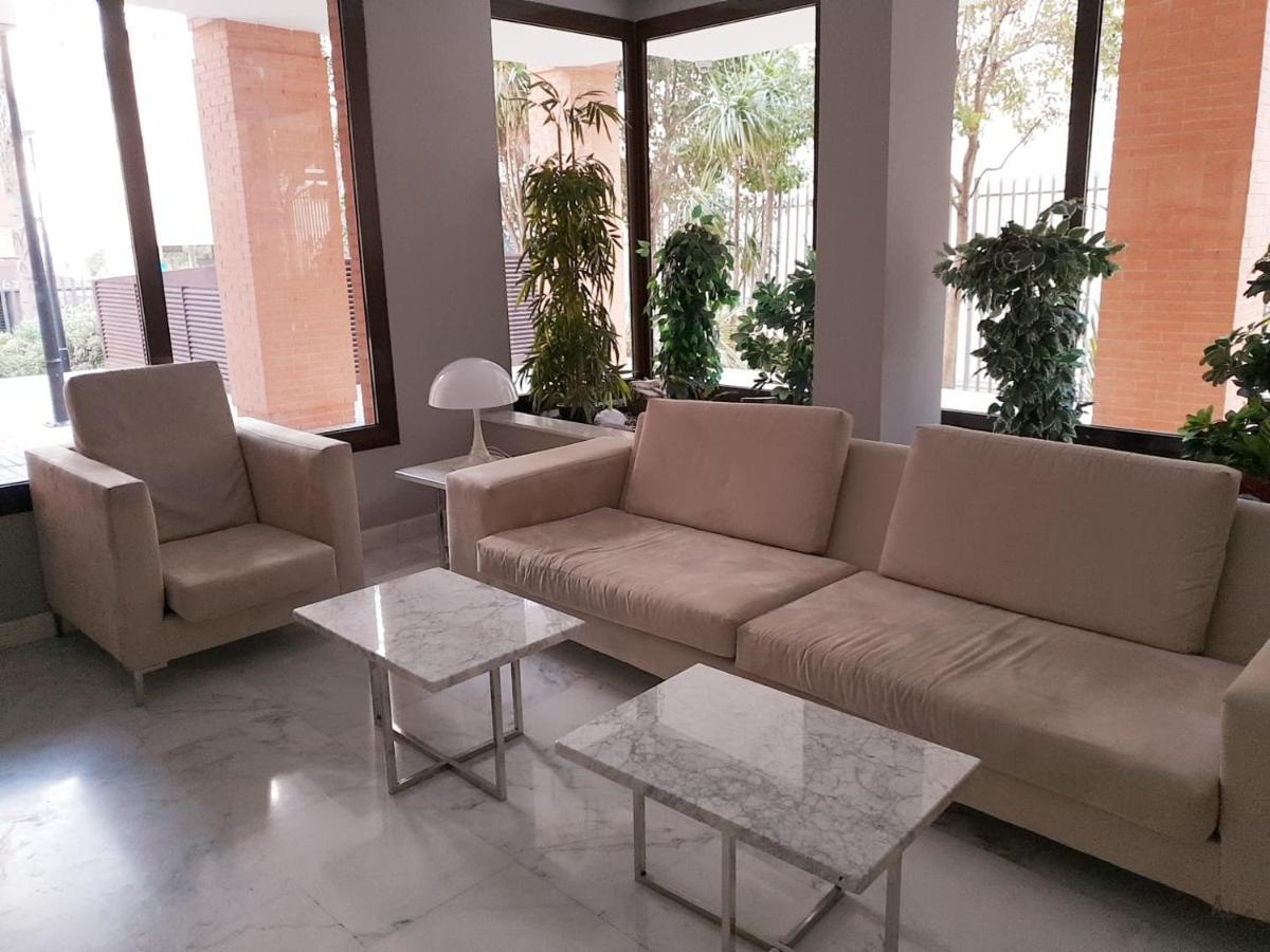 Apartment Close To Airport, Ifema Madrid Buitenkant foto